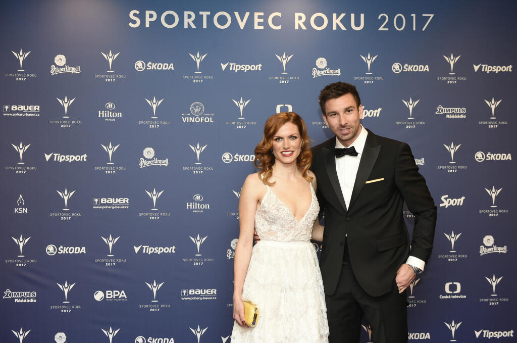Gabriela Koukalová prišla v spoločnosti manžela Petra.