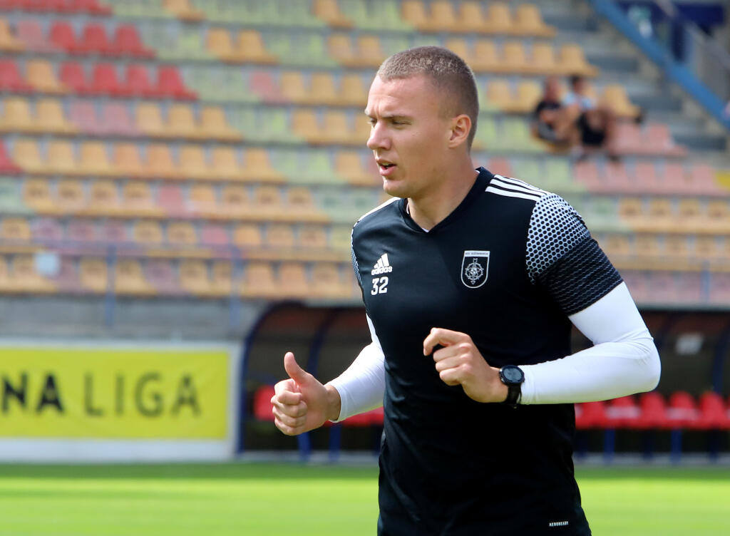 Futbalisti MFK Ružomberok odštartovali letnú prípravu na novú sezónu Fortuna ligy v Ružomberku 14. júna 2021. Na snímke Ladislav Almási počas tréningu. FOTO TASR - Ján Krošlák
