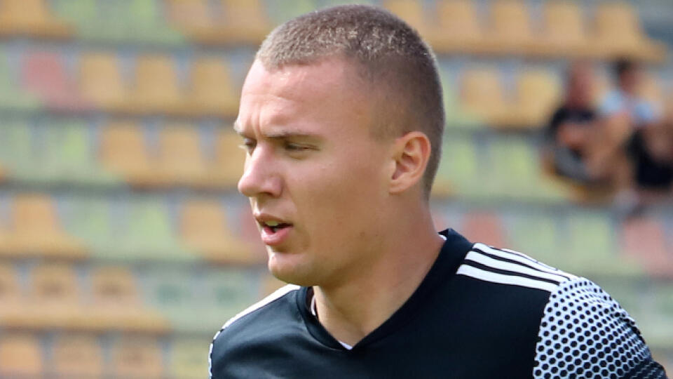 Futbalisti MFK Ružomberok odštartovali letnú prípravu na novú sezónu Fortuna ligy v Ružomberku 14. júna 2021. Na snímke Ladislav Almási počas tréningu. FOTO TASR - Ján Krošlák