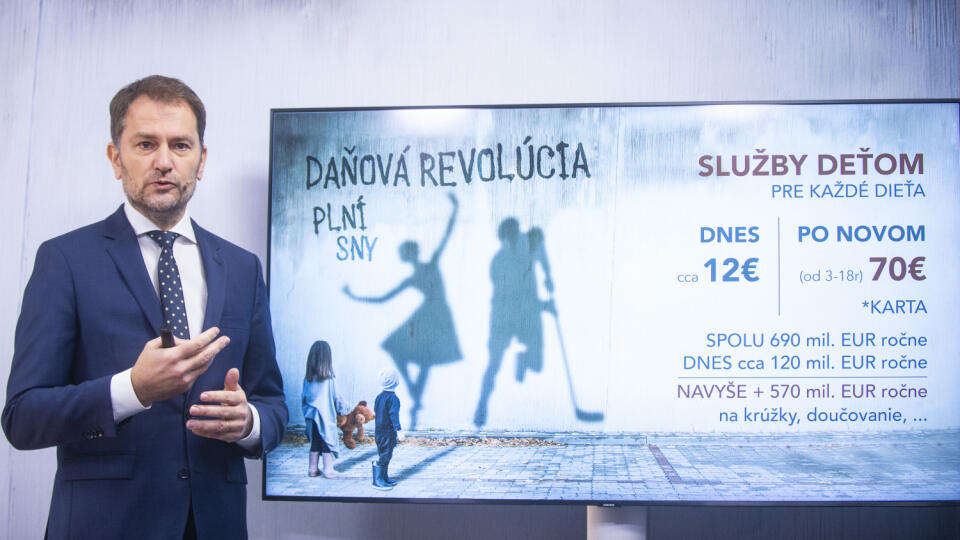 Na snímke minister financií SR Igor Matovič (OĽaNO) počas tlačovej konferencie 14. novembra 2021 v Bratislave. FOTO TASR - Jakub Kotian
