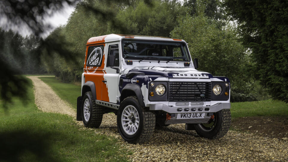 Bowler Land Rover Defender.