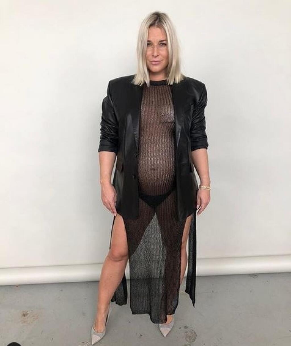 Dominika Cibulková porodí syna Jakuba v júni, no počas tehotenstva nezostala nič dlžná svojej povesti a fanúšikom naservírovala aj takéto odvážne fotografie s bruškom.