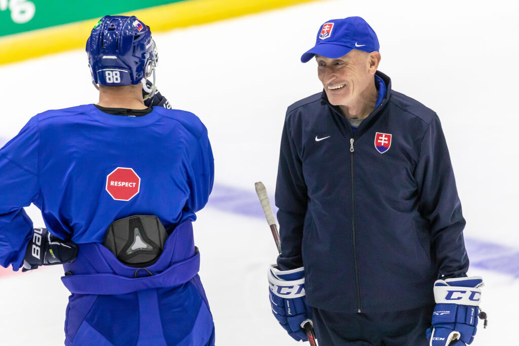 Prvý tréning slovenskej hokejovej reprezentácie v helsinskej hale Ice Hall pred zápasom s Francúzskom. Na snímke je Craig Ramsay.