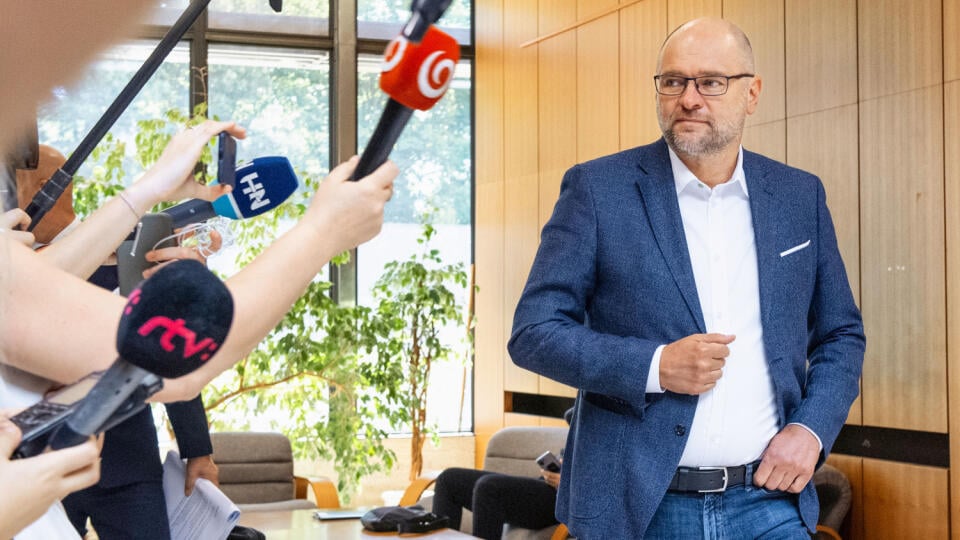 Liberáli chcú riešiť infláciu lepším prostredím na podnikanie, socialisti dohodou s reťazcami