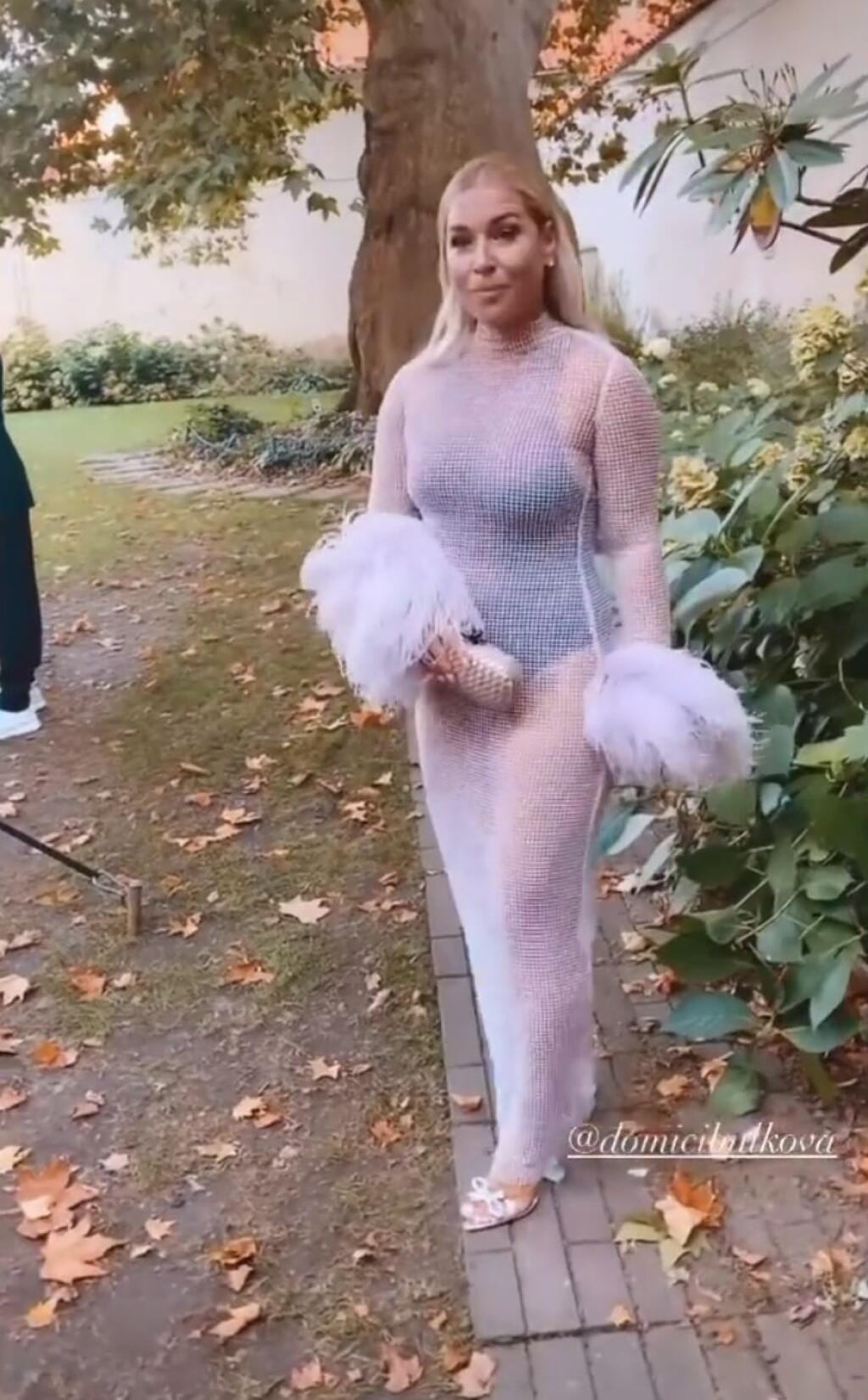Dominika Cibulková je známa svojou extravagantnosťou, no v pondelok v Prahe posunula svoj štýl ešte o level vyššie.