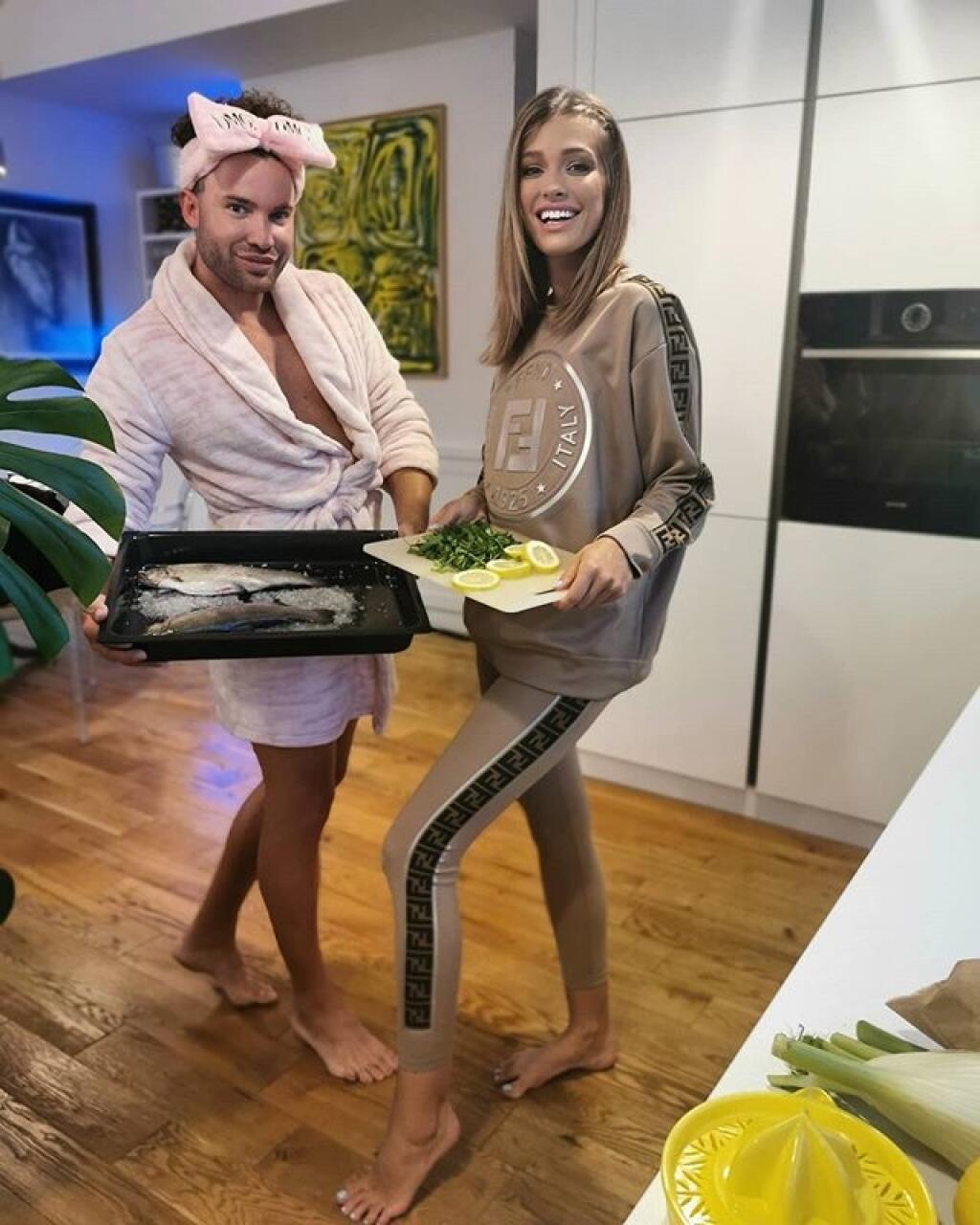 Jasmína Alagič s kamarátom, návrhárom Milanom Švingálom.
