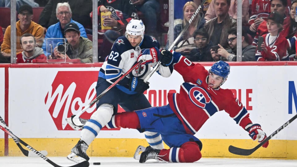 Juraj Slafkovský počas zápasu s Winnipegom Jets.