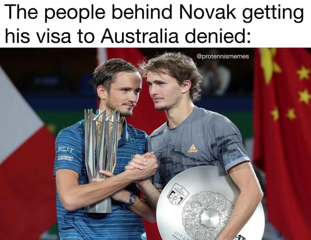 Vraj Daniil Medvedev a Alexander Zverev môžu za to, že Djokoviča nepustili na Australian Open. Ide o jeho hlavných rivalov v boji o grandslamový titiul.