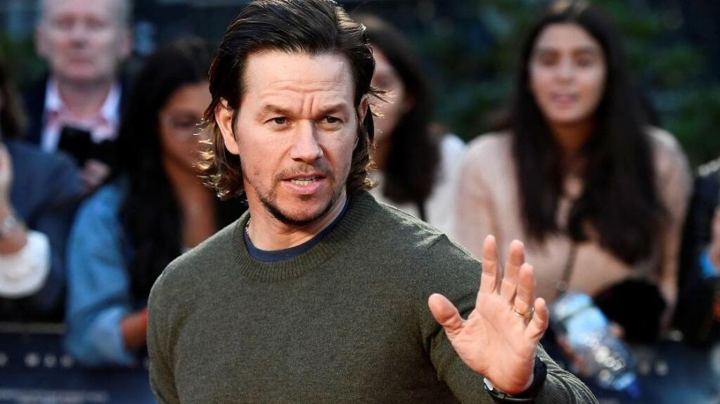 Mark Wahlberg sa s Danom Whiteom stretol už v rok u1997 pri nakrúcaní filmu Boogie Nights. Mark si zamiloval box a pravidelne ho trénoval. Využil to pri postave vo filme The Fighter. Ako producent pri rád obsadil do svojich filmových projektov zápasníčku Rondu Rousey.