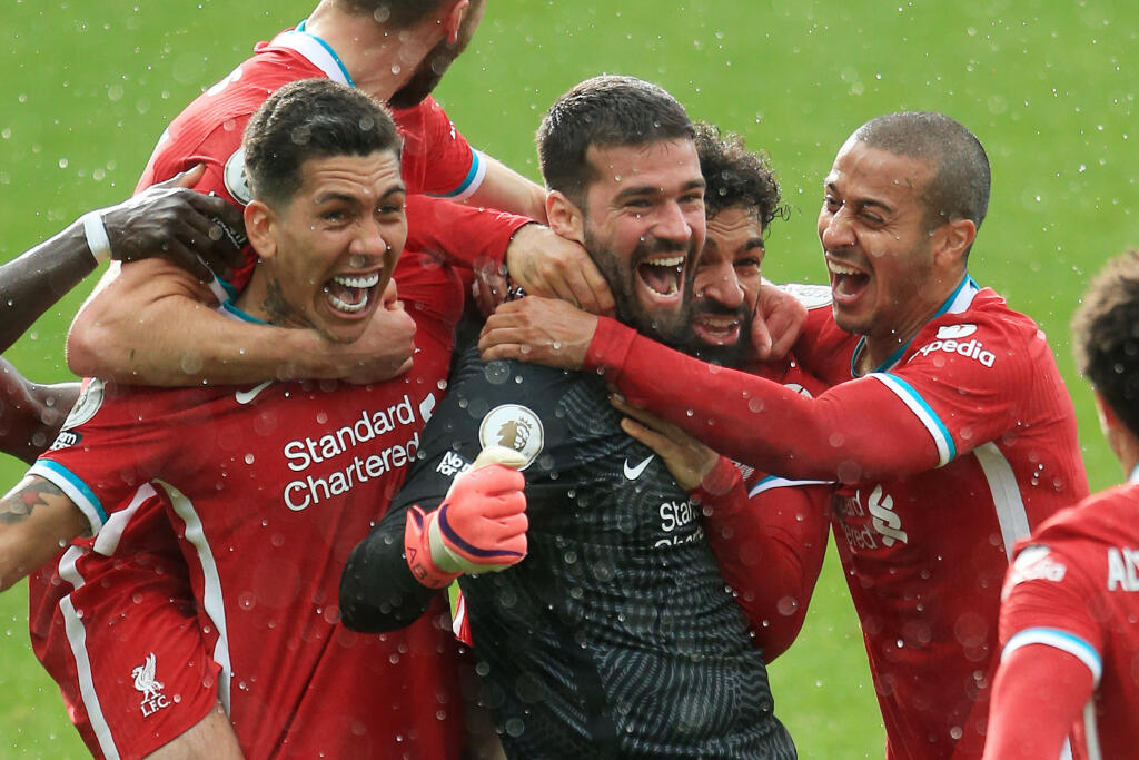 Presná hlavička Alissona rozhodla o víťazstve Liverpoolu.