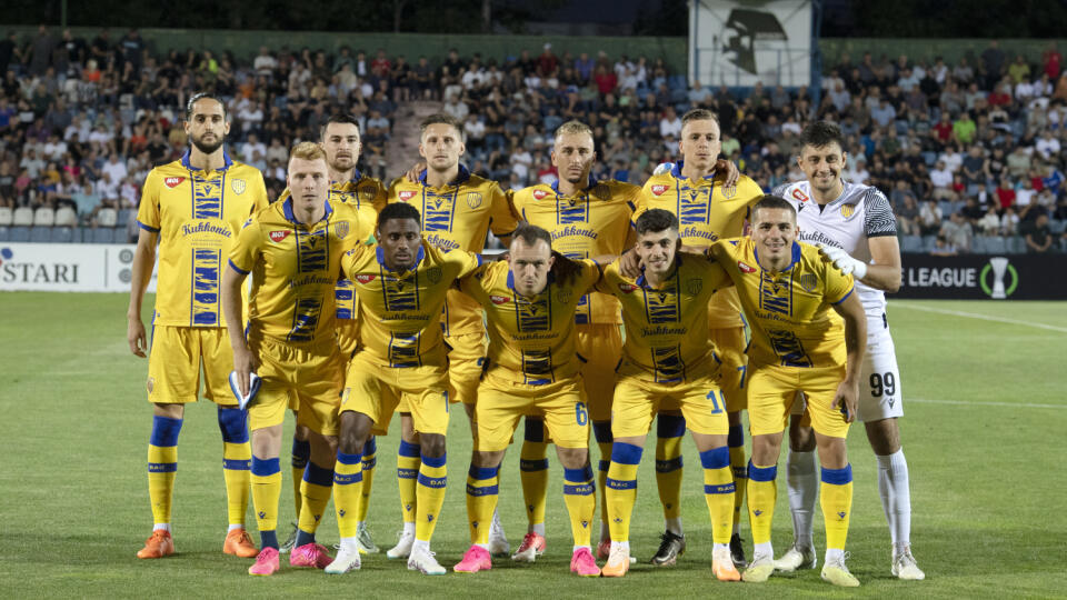 Na snímke základná zostava DAC pred odvetným stretnutím 1. predkola Európskej konferenčnej ligy Dila Gori - DAC Dunajská Streda 20. júla 2023 v Gori (Gruzínsko). FOTO TASR - Pavel Neubauer