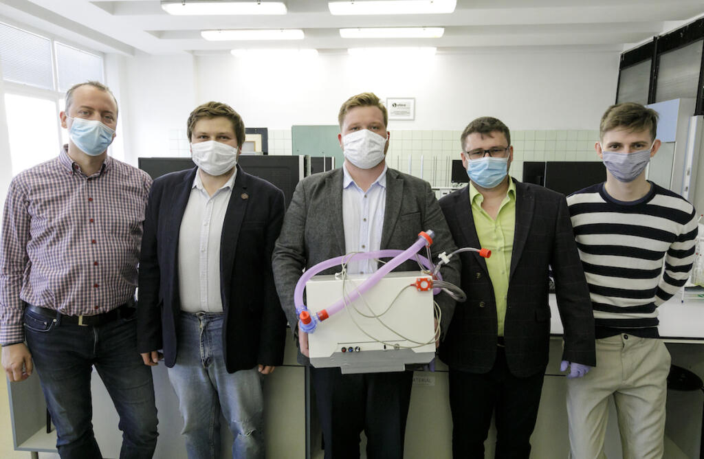 Slováci vyvynuli prenosný a alternatívny pľúcny ventilátor s Q -vent.