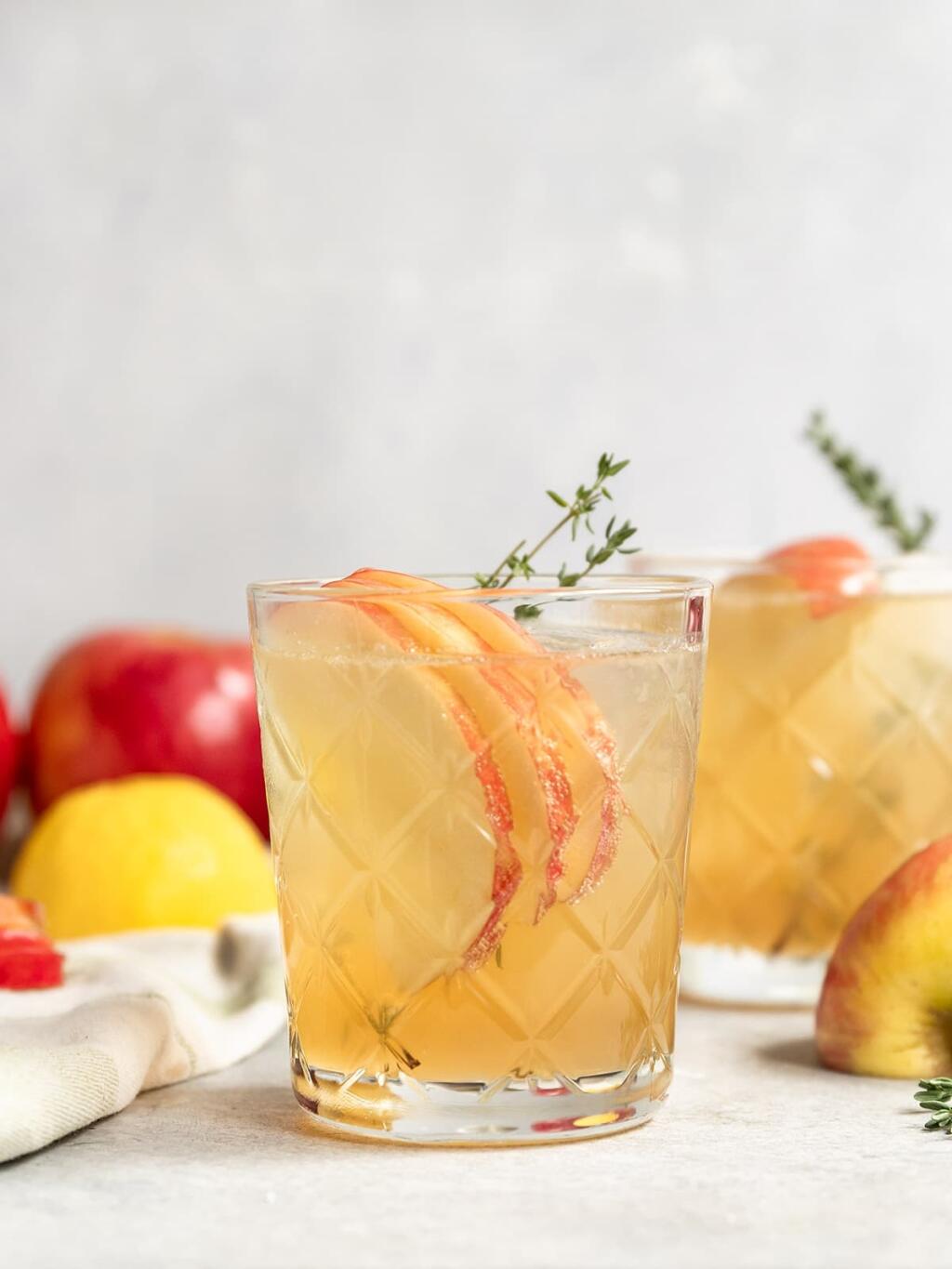 Sirup z mirabeliek môžete používať pri príprave letných drinkov.