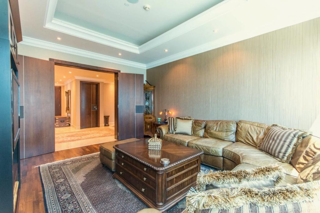 Keď boli Federerovci v Dubaji, užívali si v luxusnom apartmáne. Federerov apartmán skôr pripomína kráľovský palác.