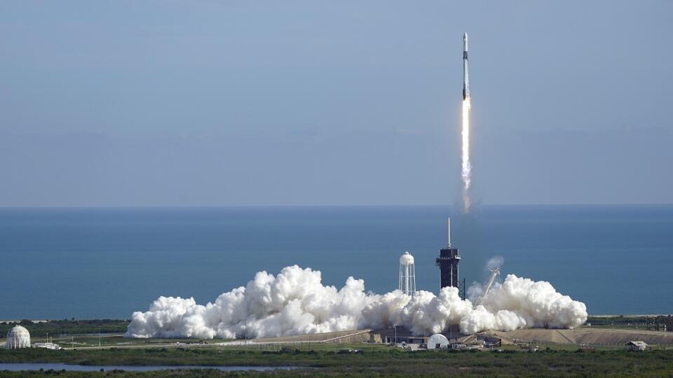 Raketa SpaceX Falcon 9 štart