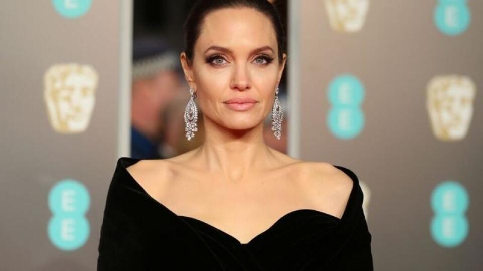 Angelina Jolie má doma "kráľovskú" kúpeľňu.