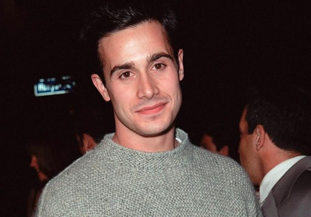 16nov99:,Actor,Freddie,Prinze,Jr.,At,The,World,Premiere,Of