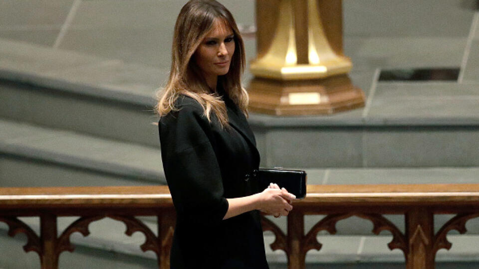 Melania sa zúčastnila pohrebu bez Donalda. 