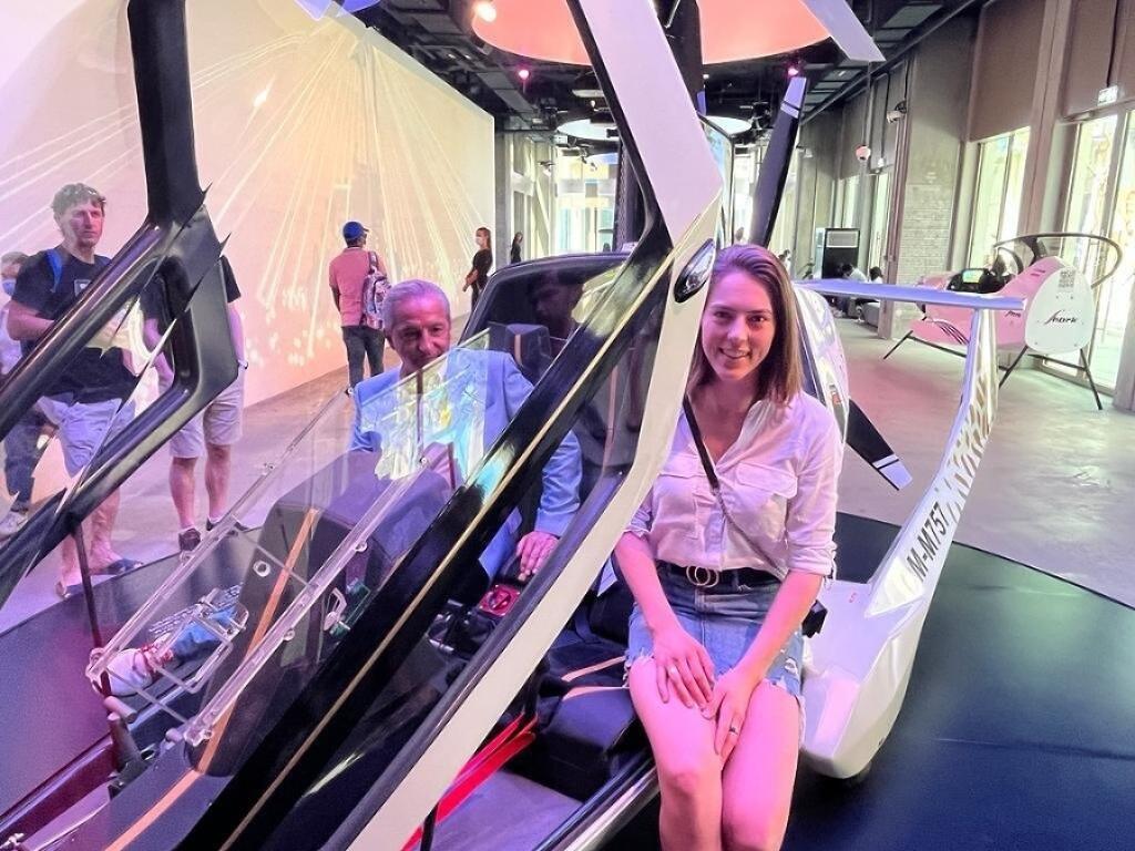 Petra Vlhová si v posledných mesiacoch môže vychutnávať veci, na ktoré počas sezóny nemala čas. Napríklad sa objavila v Dubaji na výstave Slovakia Expo.