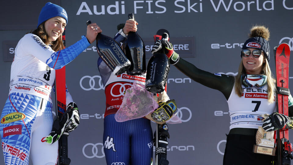 Slovenská lyžiarka Petra Vlhová triumfovala v sobotňajšom obrovskom slalome Svetového pohára v Sestriere.
