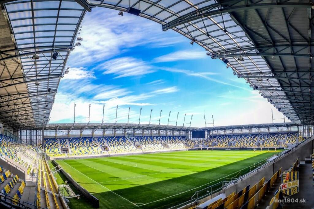 Ďalší zo stávnkov, kde sa v prípade úspešnej kandidatúry bude hrať je štadión DAC Dunajska Streda.