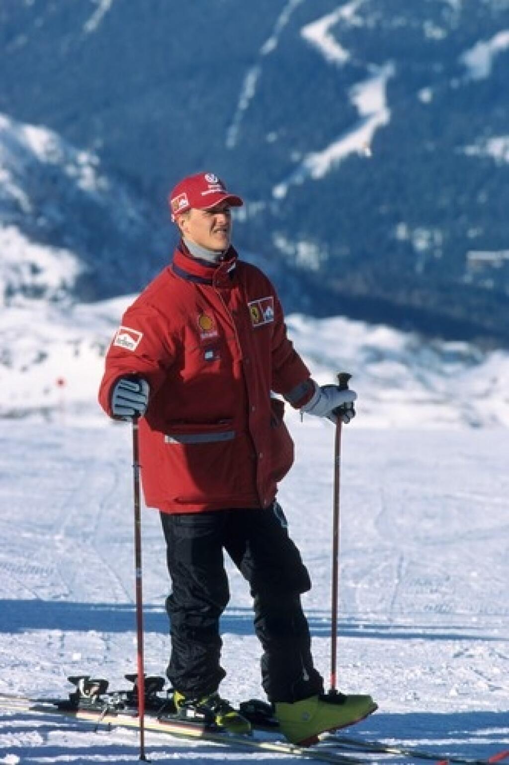 Michael Schumacher utrpel pri lyžovaní v oblasti Meribel vo francúzskych Alpách ťažký úraz. Jeho telo je dnes vegetatívnom stave, mnohí však hovoria o jeho smrti