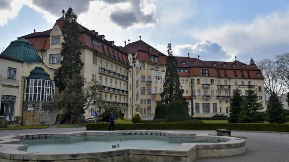 Na snímke hotel Thermia Palace na Kúpeľnom ostrove