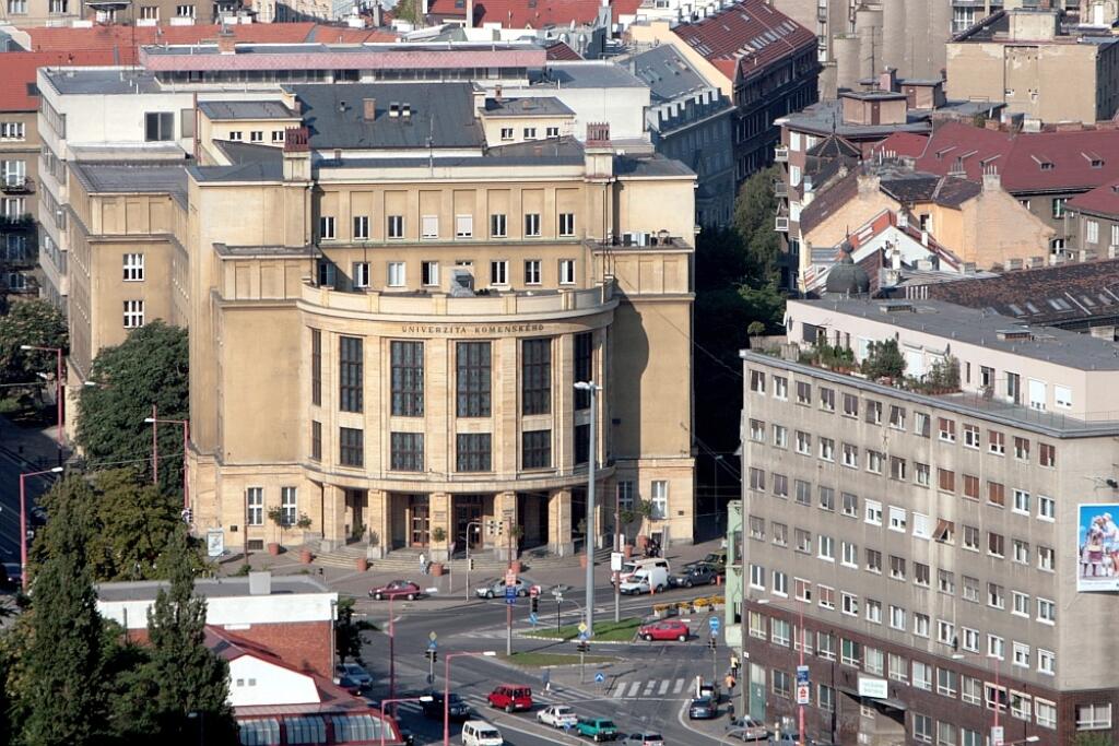 Verejné vysoké školy prichádzajú o študentov