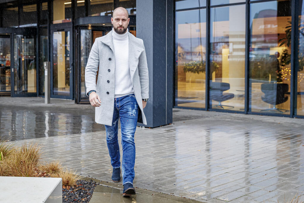 Generálny riaditeľ ŠK Slovan sa rovno zo štúdia ponáhľal na rokovanie o predaji Andraža Šporara.