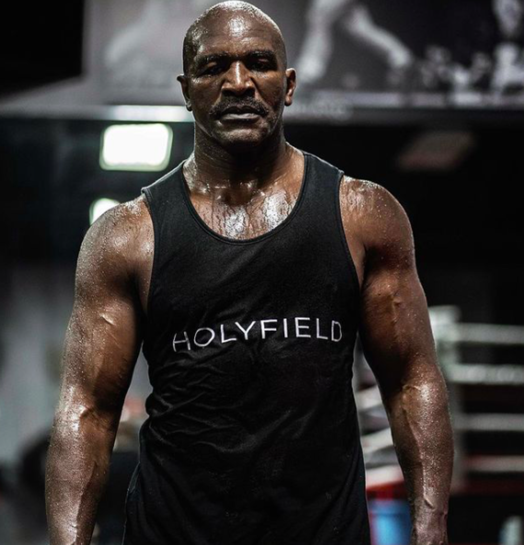 Evander Holyfield sa na návrat do ringu svedomito pripravoval, no nestačilo to.