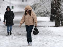 Bratislava sa zobudí do bieleho rána: Obyvateľov môže prekvapiť až osem centimetrov snehu