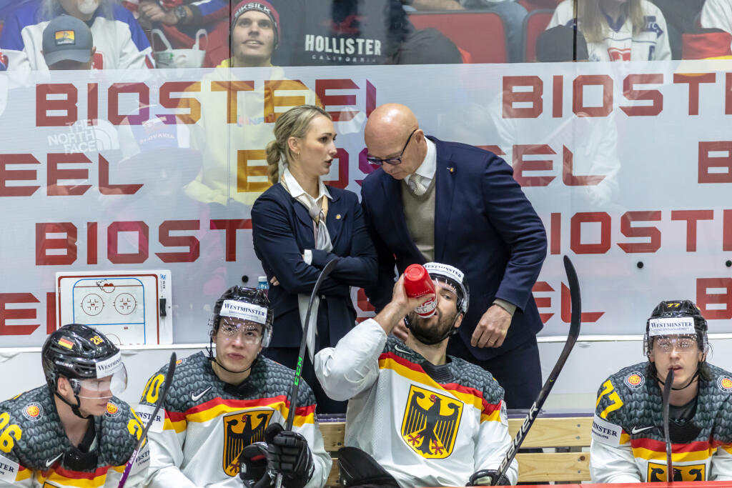 Jessica Campbellová je asistentkou trénera nemeckej reprezentácie. Bývalá hokejistka však po otázke od redaktorky RTVS zažila šok a pobúrenie.
