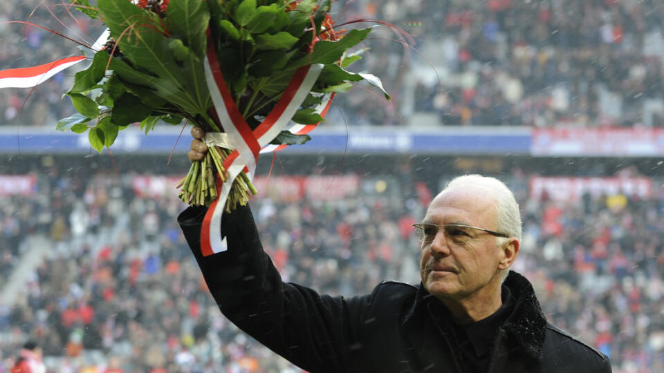 Prezident nemeckého futbalového veľkoklubu Bayernu Mníchov Uli Höness potvrdil, že v novembri skončí po 40 rokoch v riadiacich funkciách.