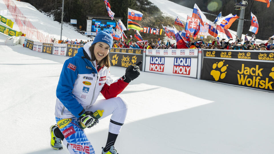 Petra Vlhová sa tešila tradične veľkej priazni slovenských fanúšikov.