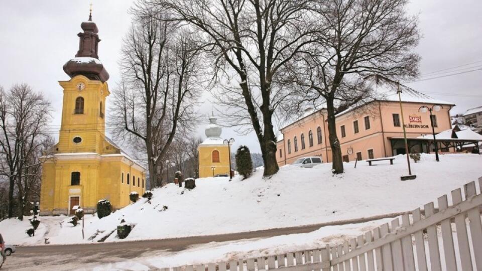 Centrum Smolníka: Na Banskú Štiavnicu ani Kremnicu nemá. Mesto malo jednoducho smolu.