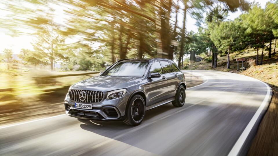 GLC AMG bude dostupné dokonca v dvoch výkonových prevedeniach, to silnejšie bude označené ako AMG S.
