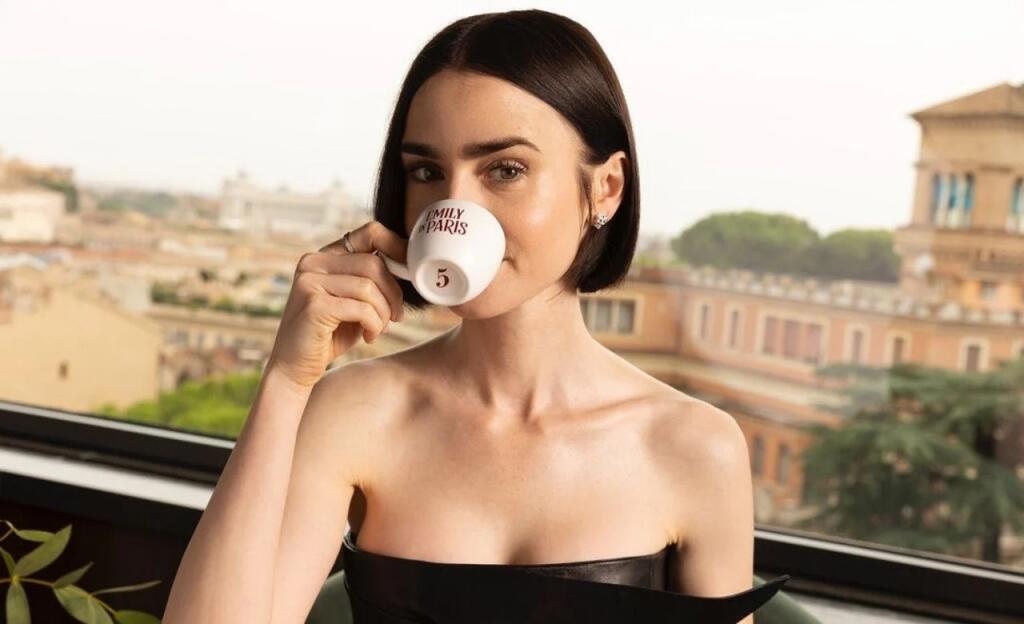 Emily v Paríži sa na Netflix vráti už v piatej sérii.