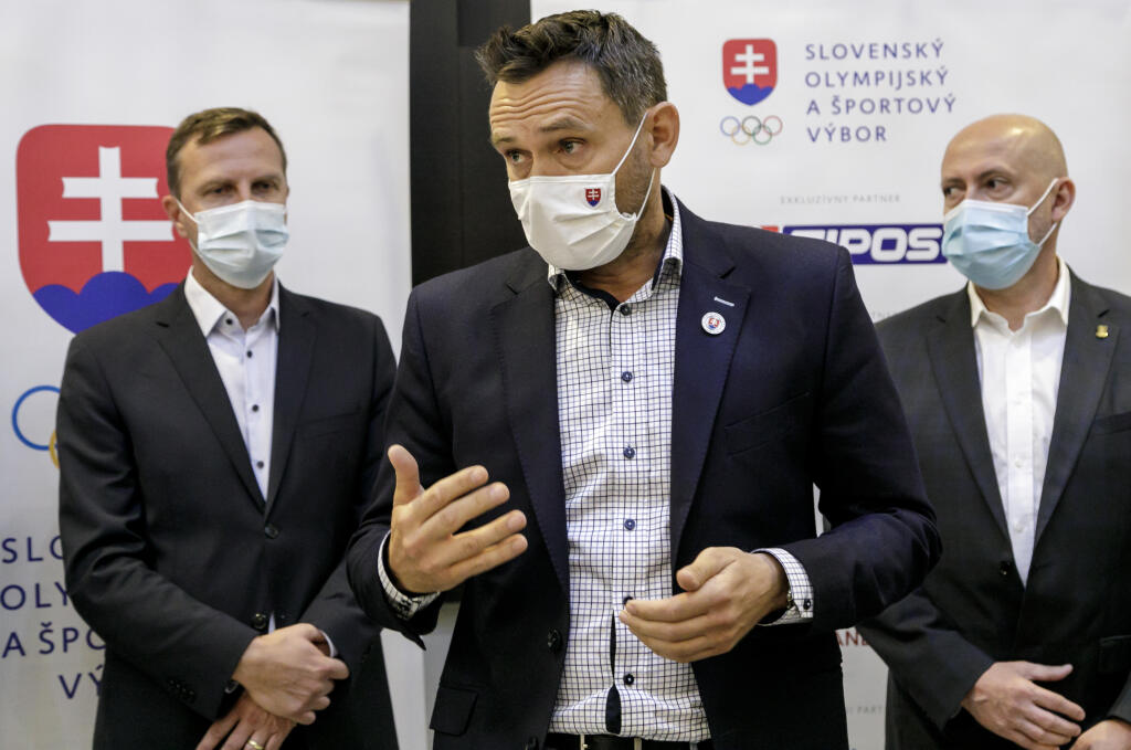 Ján Krošlák je v súčasnosti poslancom slovenského parlamentu.
