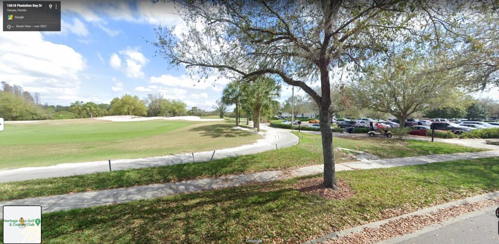 Náš tréner žije na slnečnej Floride. Hneď vedľa domu má aj golfové ihrisko.
