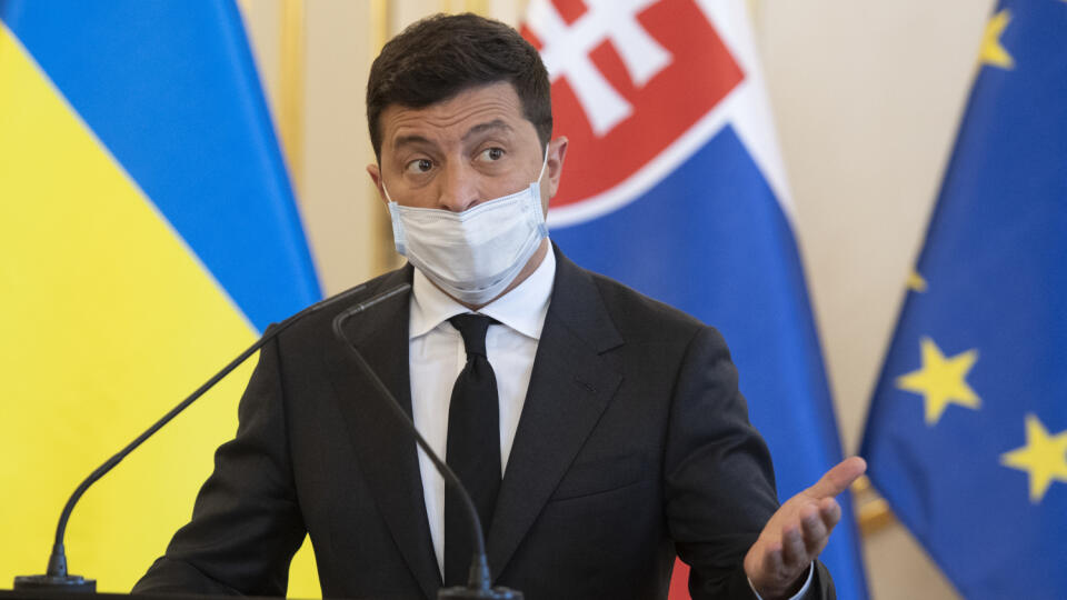 Na snímke prezident Ukrajiny Volodymyr Zelenskyj počas tlačovej konferencie po stretnutí s prezidentkou SR Zuzanou Čaputovou v Prezidentskom paláci 24. septembra 2020 v Bratislave. FOTO TASR - Pavel Neubauer