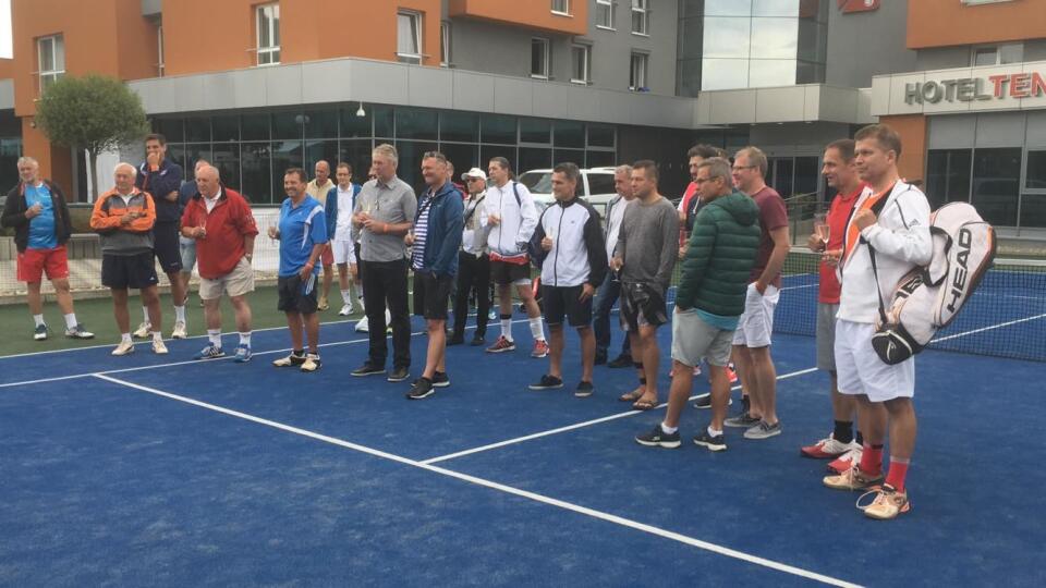 Na Charitatívnej akcii sa zúčastnila približne tridsiatka športovcov, novinárov a známych tvári.