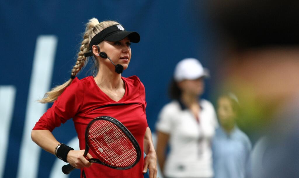 Tenisova exibicia v tenistov Cibulkova, Kurnikovova, Hrbaty, Muster.