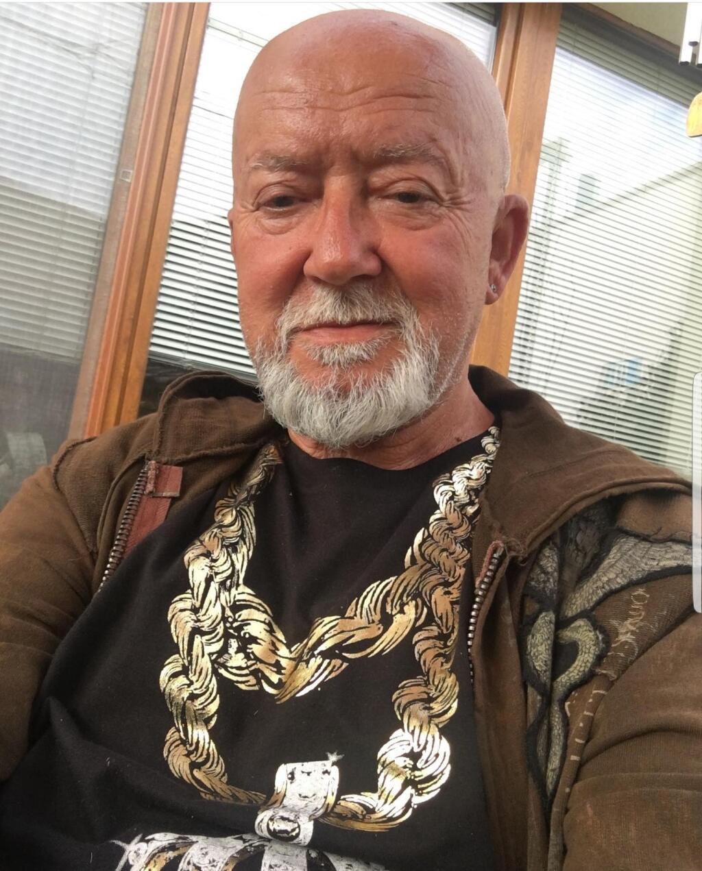 Štýlový dedo Belohorec zo Žiliny je fanúšikom Pittbula a na svoje dievčatá je hrdý
