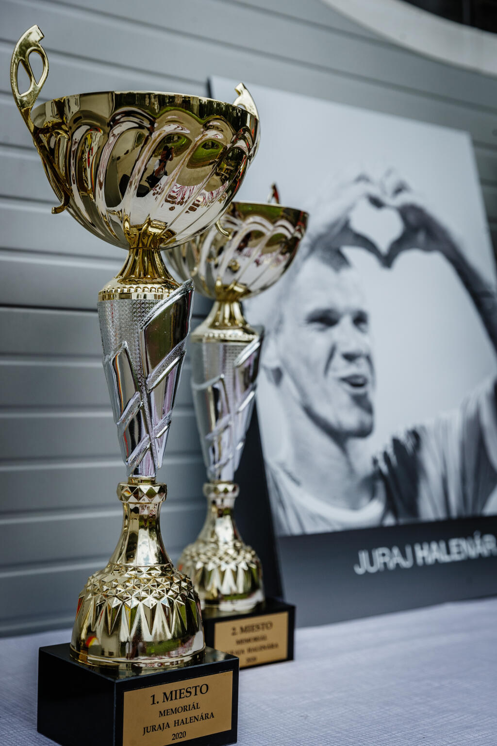 Počas druhého ročníka futbalového turnaja Memoriál Juraja Halenára.
