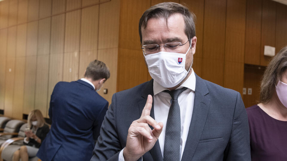 Minister zdravotníctva bude poisťovniam diktovať, koľko a na čo majú minúť peňazí.