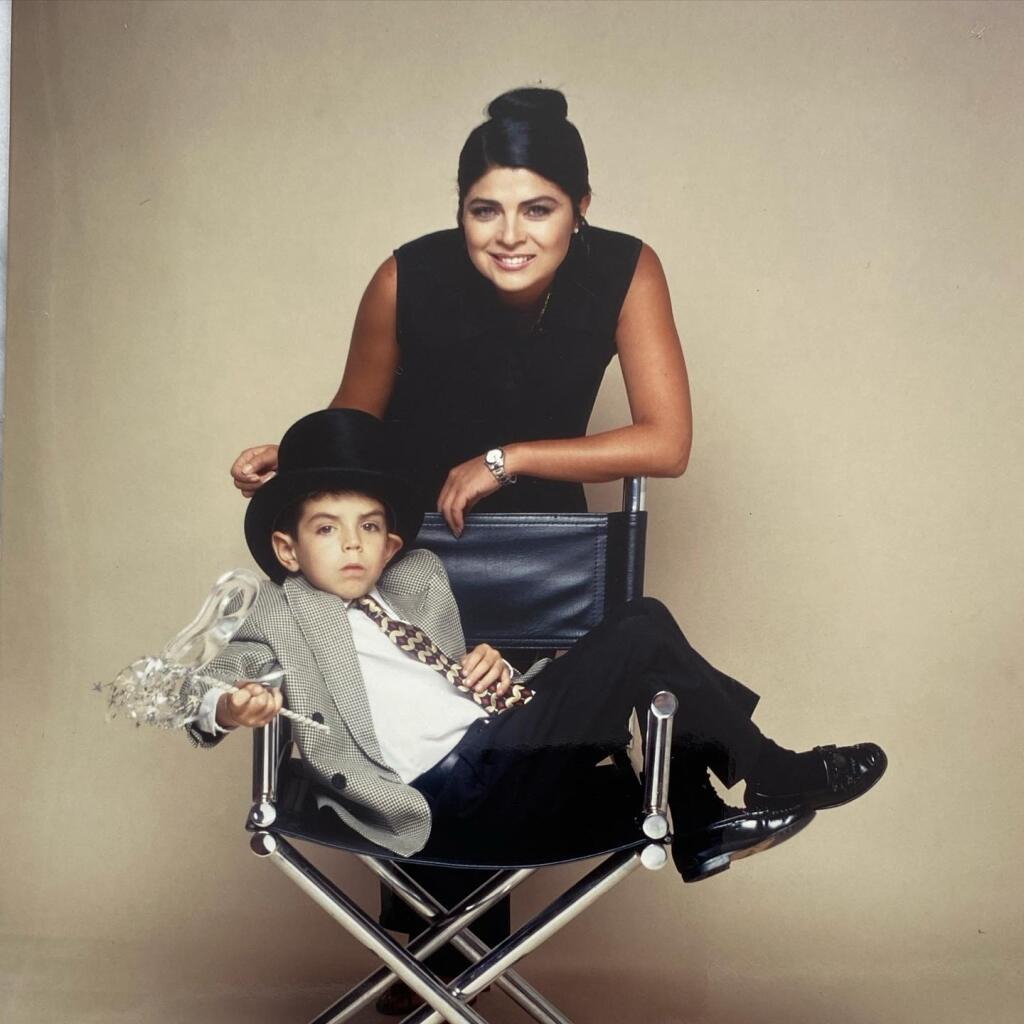 Victoria Ruffo so svojim najstarším synom.