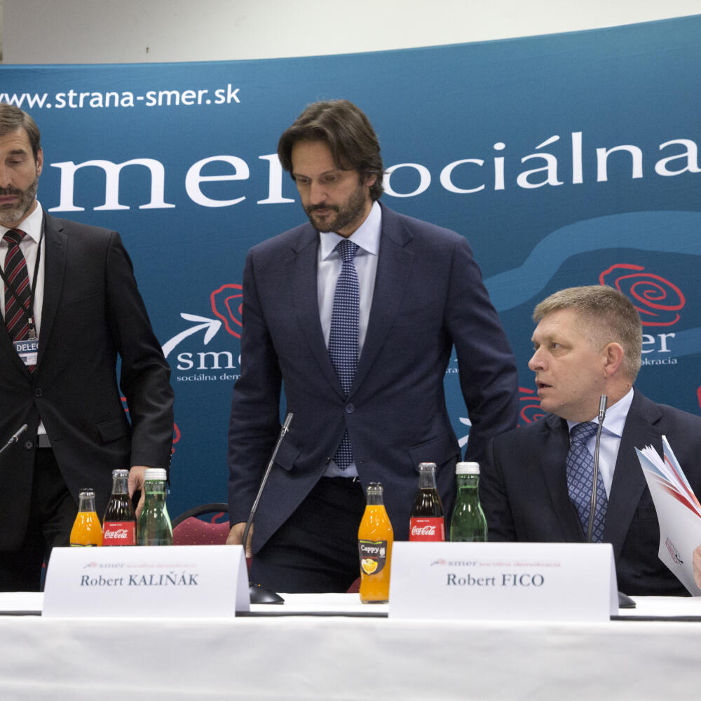 Slávnostný snem strany Smer-SD. Na obrázku Juraj Blanár, Robert Kaliňák a Robert Fico.