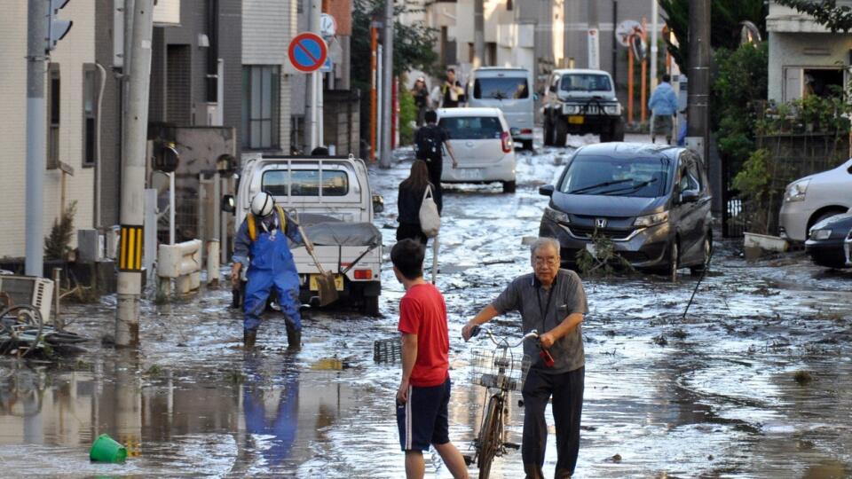 Tajfún Hagibis, ktorý zasiahol Japonsko,má už minumálne 11 obetí.
