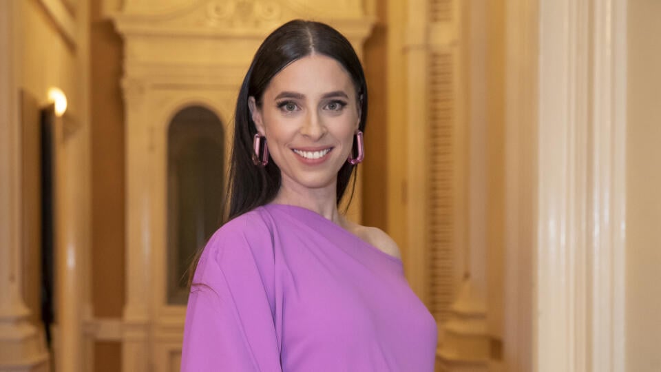 Herečka Zuzana Bartoš Porubjaková je opäť v sladkom očakávaní.