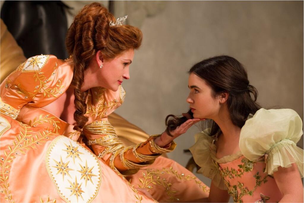 Julia Roberts a Lily Collins si spolu zahrali vo filme Snehulienka.